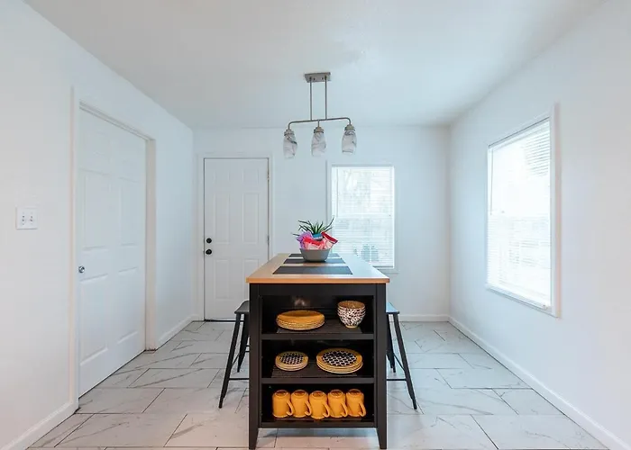 Cozy Perfect For Groups!
