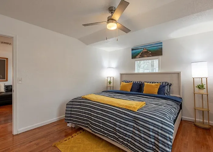 Cozy Perfect For Groups! * Tulsa